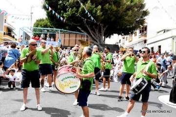 La X edición de la Traída Infantil del Agua, un éxito (Foto Antonio Alí)